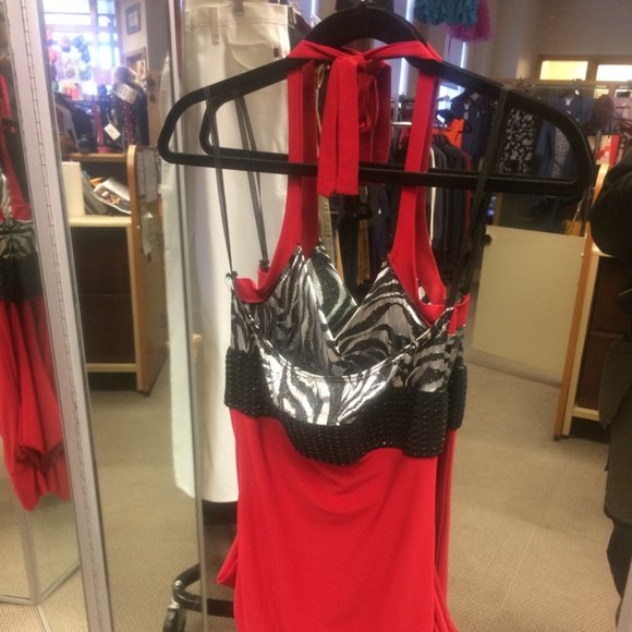 Sparkle top in red - Picture 2 of 3